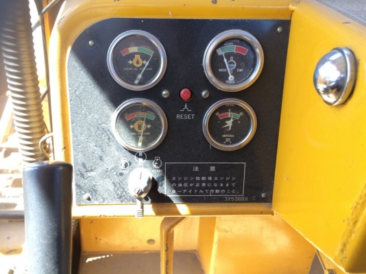 CAT D5B SN: 47X0323 สภาพสวยจัด นำเข้าจากญี่ปุ่น รถถึงไทยแล้ว ขายไม่แพงครับ