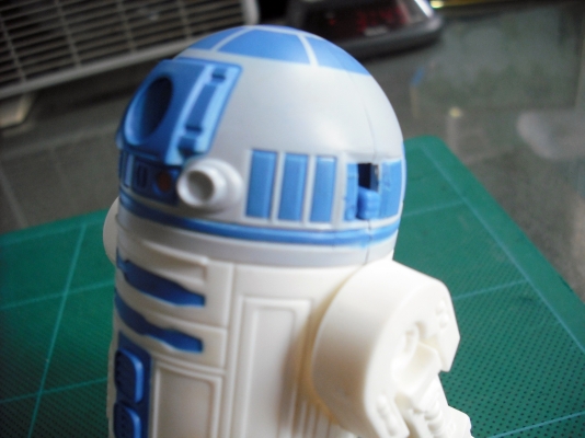 หุ่นยนต์ R2D2 จาก STARWARS