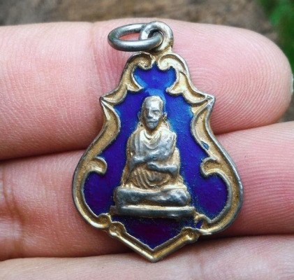 สมเด็จโต พรหมรังสี วัดระฆังฯ เนื้อกะหลั่ยทองลงยาสีน้ำเงินเก่า สวยงาม