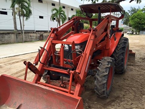 ขายรถไถ Kubota M6040 SU(4WD) พร้อมใบมีดและชุดบุ้งกี๋ รถสวย เครื่องแน่นพร้อมใช้งาน