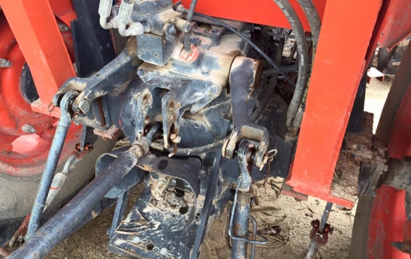 ขายรถไถ Kubota M6040 SU(4WD) พร้อมใบมีดและชุดบุ้งกี๋ รถสวย เครื่องแน่นพร้อมใช้งาน