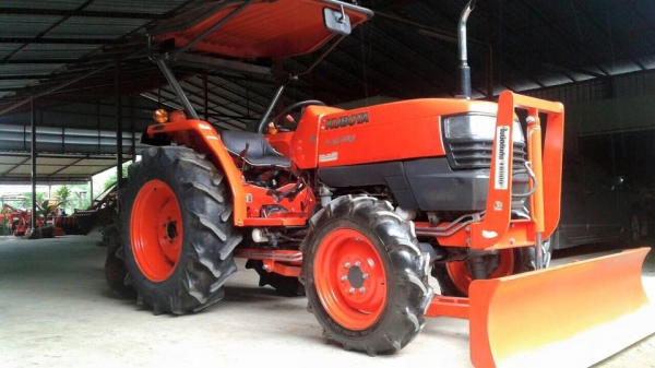 ขายรถไถKubota L4508(4WD) พร้อมใบมีดหน้าและผานบุกเบิกช้าง รถสวย พร้อมใช้งาน ขายรถไถKubota L4508(4WD) พร้อมใบมีดหน้าและผานบุกเบิกช้าง รถสวย พร้อมใช้งาน