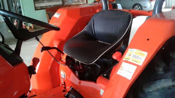 ขายรถไถKubota L4508(4WD) พร้อมใบมีดหน้าและผานบุกเบิกช้าง รถสวย พร้อมใช้งาน