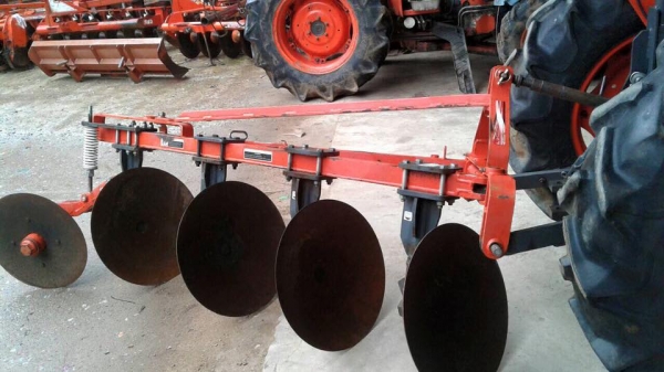 ขายรถไถKubota L4508(4WD) พร้อมใบมีดหน้าและผานบุกเบิกช้าง รถสวย พร้อมใช้งาน ขายรถไถKubota L4508(4WD) พร้อมใบมีดหน้าและผานบุกเบิกช้าง รถสวย พร้อมใช้งาน