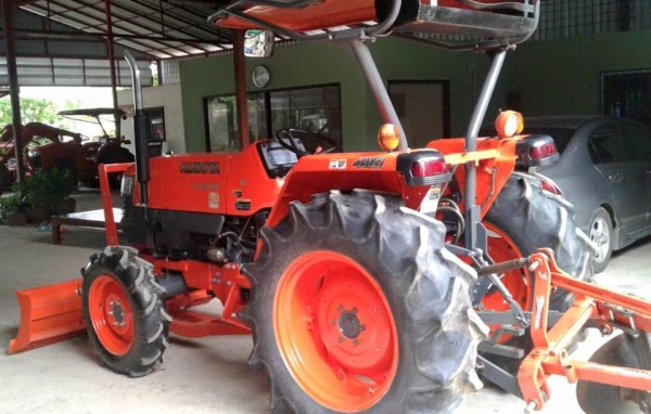 ขายรถไถKubota L4508(4WD) พร้อมใบมีดหน้าและผานบุกเบิกช้าง รถสวย พร้อมใช้งาน ขายรถไถKubota L4508(4WD) พร้อมใบมีดหน้าและผานบุกเบิกช้าง รถสวย พร้อมใช้งาน