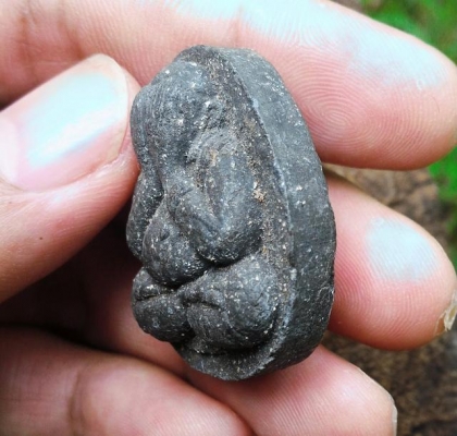 พระปิดตา เนื้อว่านมีคราบเก่าสวยงามมากๆ หลังยันเสาร์ห้า ก้นฝังตะกรุดอุดผงกำลังเสาร์ห้า