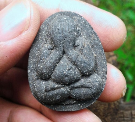 พระปิดตา เนื้อว่านมีคราบเก่าสวยงามมากๆ หลังยันเสาร์ห้า ก้นฝังตะกรุดอุดผงกำลังเสาร์ห้า