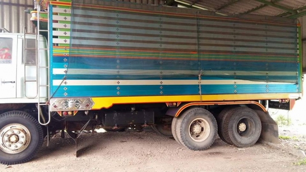 ขายรถ10ล้อ 2เพลา ดั้มเกษตร นางฟ้า195แรง เกียร์ZF รถสวยสภาพดี พาวเวอร์ จิฟฟี่ แอร์เย็น เอกสารถูกต้อง เล่มทะเบียนพร้อมโอน ราคา900,000 สนใจโทร 090-8588220คุณนะ 093-3258446คุณบิว หรือเข้าดูสินค้าอื่นๆได้ที่ www.narong2truck.com หรือ www.truck.in.th/498 หรือเพ