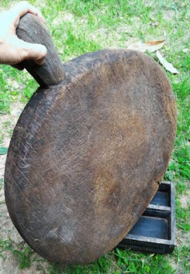 กระโบมไม้ของโบราณ A04 อายุมากกว่า 80 ปี แกะสลักด้วยมือล้วนๆ งานไทยแท้ ไม้เนื้อแข็งน้ำหนักเยอะ แต่ละชิ้นมีเอกลักษณ์เฉพาะตัว