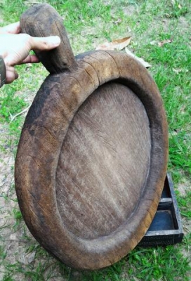 กระโบมไม้ของโบราณ A04 อายุมากกว่า 80 ปี แกะสลักด้วยมือล้วนๆ งานไทยแท้ ไม้เนื้อแข็งน้ำหนักเยอะ แต่ละชิ้นมีเอกลักษณ์เฉพาะตัว