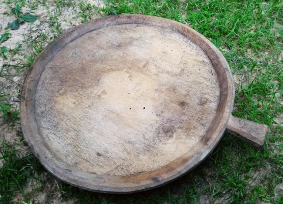 กระโบมไม้ขนาดใหญ่ของโบราณ A03 อายุมากกว่า 80 ปี แกะสลักด้วยมือล้วนๆ งานไทยแท้ ไม้เนื้อแข็งน้ำหนักเยอะ แต่ละชิ้นมีเอกลักษณ์เฉพาะตัว