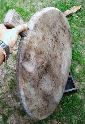 กระโบมไม้ขนาดใหญ่ของโบราณ A03 อายุมากกว่า 80 ปี แกะสลักด้วยมือล้วนๆ งานไทยแท้ ไม้เนื้อแข็งน้ำหนักเยอะ แต่ละชิ้นมีเอกลักษณ์เฉพาะตัว