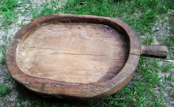 กระโบมไม้ขนาดใหญ่ของโบราณ A01 อายุมากกว่า 80 ปี แกะสลักด้วยมือล้วนๆ งานไทยแท้ ไม้เนื้อแข็งน้ำหนักเยอะ แต่ละชิ้นมีเอกลักษณ์เฉพาะตัว