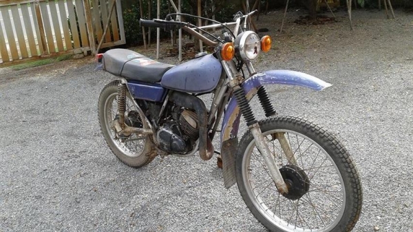 ขาย DT100 ไม่มีเอกสารออกใบซื้อขายเครื่องดีโครงคันสตาร์ทคันเกียร์ไม่เชื่อมรถเดิมแห้งๆเหมาะเอาไปปั้นต่อ