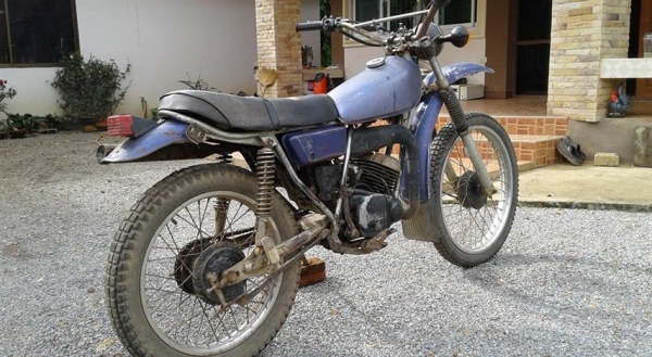 ขาย DT100 ไม่มีเอกสารออกใบซื้อขายเครื่องดีโครงคันสตาร์ทคันเกียร์ไม่เชื่อมรถเดิมแห้งๆเหมาะเอาไปปั้นต่อ