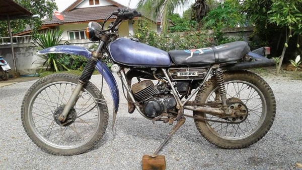 ขาย DT100 ไม่มีเอกสารออกใบซื้อขายเครื่องดีโครงคันสตาร์ทคันเกียร์ไม่เชื่อมรถเดิมแห้งๆเหมาะเอาไปปั้นต่อ