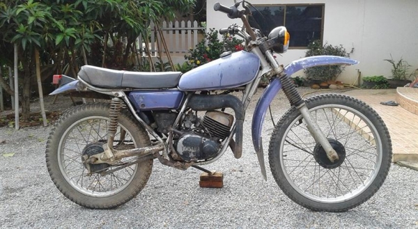 ขาย DT100 ไม่มีเอกสารออกใบซื้อขายเครื่องดีโครงคันสตาร์ทคันเกียร์ไม่เชื่อมรถเดิมแห้งๆเหมาะเอาไปปั้นต่อ