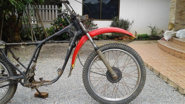 ขายโครงยืน DT100 ไม่มีเอกสารโครงไม่เชื่อมไม่ดามตำหนิโช้คหน้ามีตามดหน่อยๆ