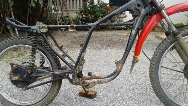 ขายโครงยืน DT100 ไม่มีเอกสารโครงไม่เชื่อมไม่ดามตำหนิโช้คหน้ามีตามดหน่อยๆ