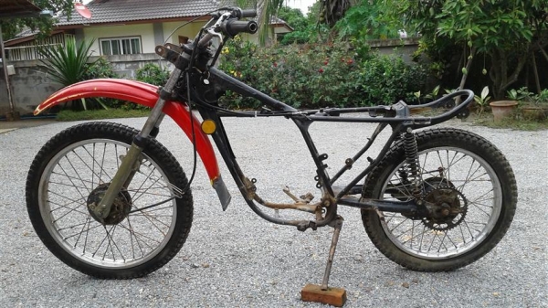 ขายโครงยืน DT100 ไม่มีเอกสารโครงไม่เชื่อมไม่ดามตำหนิโช้คหน้ามีตามดหน่อยๆ