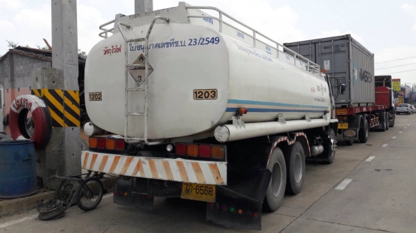 ขายรถบรรทุกน้ำมัน ISUZU JCM เครื่อง 6BG turbo inter บรรจุ 16,000 ลิตร โหลดบน แอร์พร้อม ภายในสวย ทะเบียนพร้อม ขายรถบรรทุกน้ำมัน ISUZU JCM เครื่อง 6BG turbo inter บรรจุ 16,000 ลิตร โหลดบน แอร์พร้อม ภายในสวย ทะเบียนพร้อม