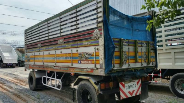 ขายคะ ลูกพ่วงดั้มเกษตรยาว 6 .4 ม. ต่ออู่.ส.สุชัยนครปฐมปี 45สวยพร้อมใช้ยาง 80\% ท่านใดสนใจโทร 0984521458