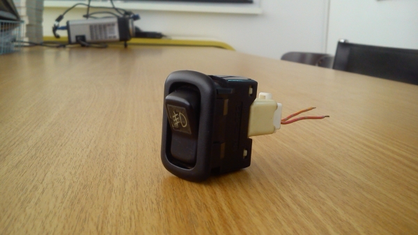 สวิตช์ไฟตัดหมอก ทรงตั้งแบบมีขอบด้านหน้า มือสองจากญี่ปุ่น สวิตช์ไฟตัดหมอก ทรงตั้งแบบมีขอบด้านหน้า มือสองจากญี่ปุ่น