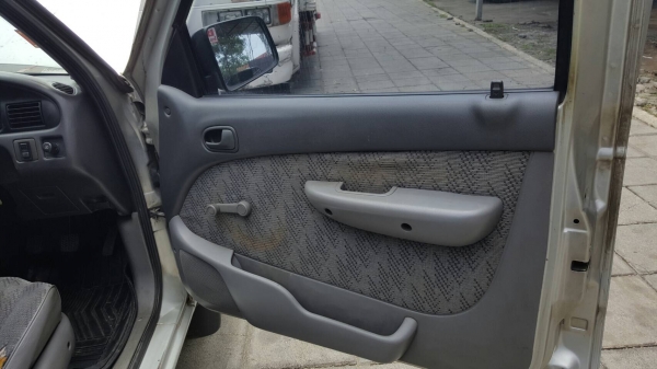 FORD Ranger ปี2001 ดีเซล 2.5 WLT 4 ประตู รถมือเดียว สนใจสอบถามได้ครับ