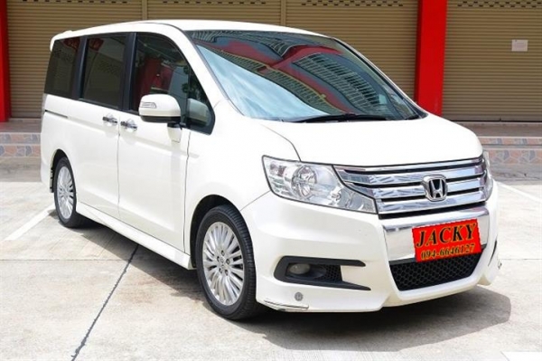 HONDA STEP WGN SPADA 2.0 I-VTEC Navi สีขาว ปี2013 HONDA STEP WGN SPADA 2.0 I-VTEC Navi สีขาว ปี2013