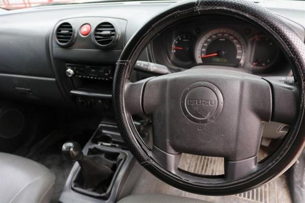 ISUZU D-MAX SINGLE 2.5 DDI I-TEQ MT สีขาว ปี2010 ISUZU D-MAX SINGLE 2.5 DDI I-TEQ MT สีขาว ปี2010