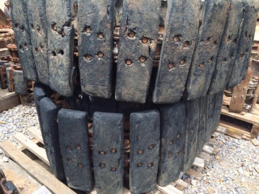 แทรคเหล็ก KOMATSU 38 ข้อ นำเข้าจากญี่ปุ่น ติดต่อ 0879118593/0850843200