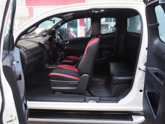 Allnew Isuzu D-max  Opencab Hilander สีขาว ปี2013