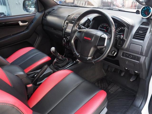 Allnew Isuzu D-max  Opencab Hilander สีขาว ปี2013