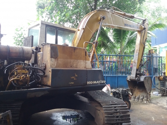 รถแม๊คโครKOMATSU PC100-3