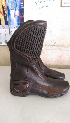 ขายคับรองเท้าใส่ขับรถ PUMA BONNEVILLE 3คู่ ของใหม่คับ  1.สีน้ำตาล ตัวTOP เบอร์44 ราคา 3990 บาท  2.สีขาว ตัวTOP เบอร์43 ราคา 2990 บาท 3.สีน้ำตาลครีม เบอร์42 ราคา 2500 บาท ส่งได้ทั่วไทยคับ สนใจติดต่อ 081-0578282 FACEBOOK ชาญณรงค์ ป๊อป ชัยอมฤต ไอดีไลน์ POPBI