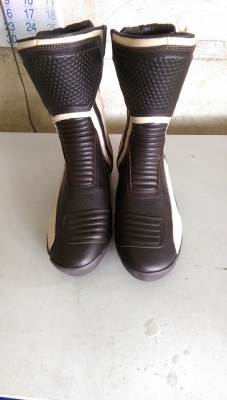 ขายคับรองเท้าใส่ขับรถ PUMA BONNEVILLE 3คู่ ของใหม่คับ  1.สีน้ำตาล ตัวTOP เบอร์44 ราคา 3990 บาท  2.สีขาว ตัวTOP เบอร์43 ราคา 2990 บาท 3.สีน้ำตาลครีม เบอร์42 ราคา 2500 บาท ส่งได้ทั่วไทยคับ สนใจติดต่อ 081-0578282 FACEBOOK ชาญณรงค์ ป๊อป ชัยอมฤต ไอดีไลน์ POPBI