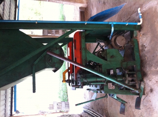 ขายเครื่องอัดอิฐบล็อก (สภาพนางฟ้าเจ้าของขายเองต่อรองได้อีกนิดหน่อย)