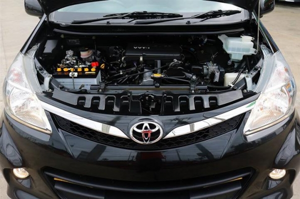 TOYOTA AVANZA 1.5S AT สีดำ ปี 2013