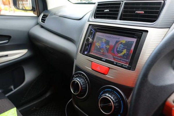 TOYOTA AVANZA 1.5S AT สีดำ ปี 2013