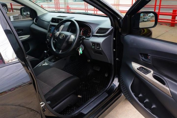 TOYOTA AVANZA 1.5S AT สีดำ ปี 2013