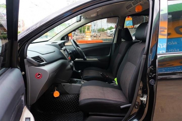 TOYOTA AVANZA 1.5S AT สีดำ ปี 2013
