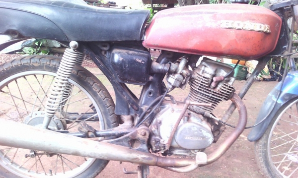 ขายรถมอเตอร์ไซค์ทรงโบราณ Jx.110 HONDAสีแดง ขายรถมอเตอร์ไซค์ทรงโบราณ Jx.110 HONDAสีแดง