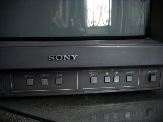 TRINITRON &reg;  COLOR VIDEO MONITOR จอ 14 นิ้ว