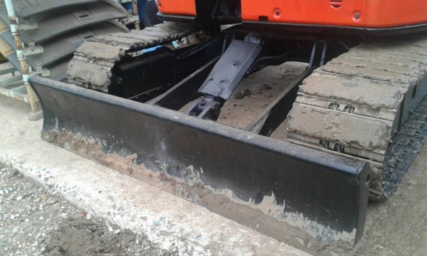 ขายรถขุดขนาด 5 ตัน ยี่ห้อ HITACHI รุ่น ZX55 ขาย 520,000 บาท