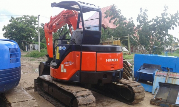 ขายรถขุดขนาด 5 ตัน ยี่ห้อ HITACHI รุ่น ZX55 ขาย 520,000 บาท