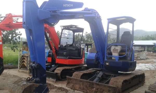 ขายรถขุดขนาด 5 ตัน ยี่ห้อ HITACHI รุ่น EX55 ราคา 460,000 บาท
