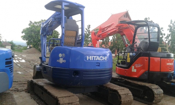 ขายรถขุดขนาด 5 ตัน ยี่ห้อ HITACHI รุ่น EX55 ราคา 460,000 บาท
