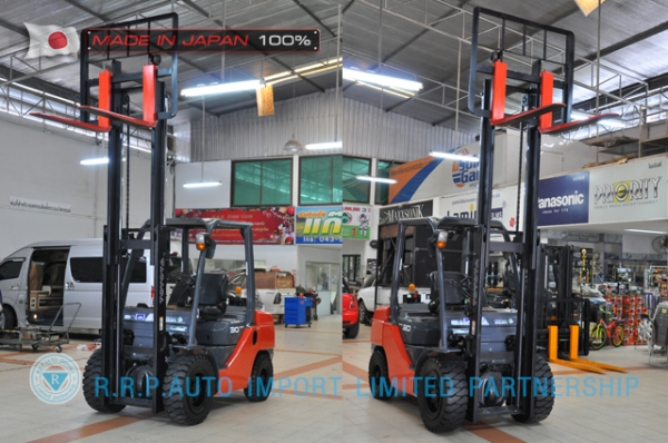 ขายรถโฟล์คลิฟท์มือสอง TOYOTA รุ่น 8FD30-31384  ราคา 580,000 บาท  นำเข้าจากประเทศญี่ปุ่น 100\% ไม่เคยใช้งานในไทย