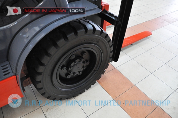 ขายรถโฟล์คลิฟท์มือสอง TOYOTA รุ่น 8FD30-31384  ราคา 580,000 บาท  นำเข้าจากประเทศญี่ปุ่น 100\% ไม่เคยใช้งานในไทย