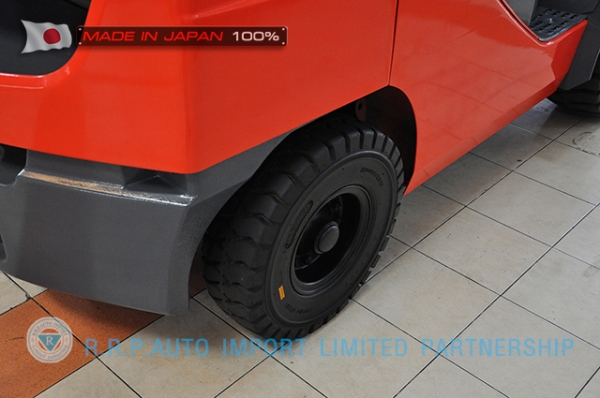 ขายรถโฟล์คลิฟท์มือสอง TOYOTA รุ่น 8FD30-31384  ราคา 580,000 บาท  นำเข้าจากประเทศญี่ปุ่น 100\% ไม่เคยใช้งานในไทย